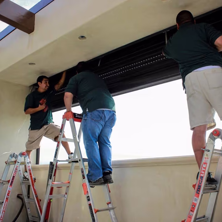 Group managing window blind installation